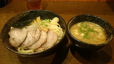 「濃厚魚介つけ麺（中太）チャーシュー」@麺や よかにせの写真