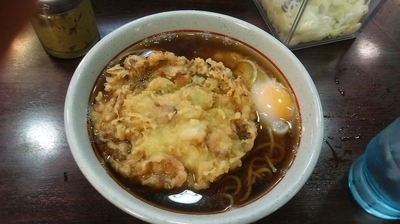「肉天そば750円 ＋ 生卵 70円」@永坂更科 布屋太兵衛 新宿地下鉄ビル店の写真