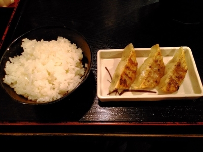 「ランチタイムサービス ミニ餃子」@花銀琉の写真