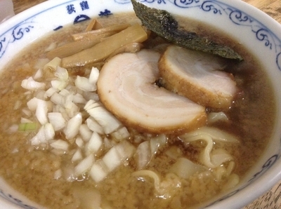 「背脂煮干ラーメン」@二葉 上荻店の写真