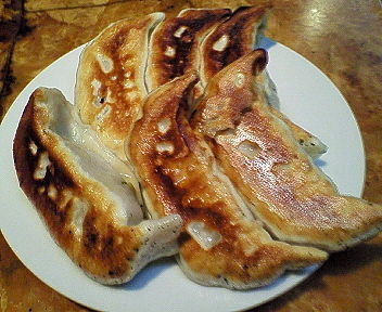 「黒豚餃子定食　８４０円（単品６２０円）」@神田餃子屋 本店の写真