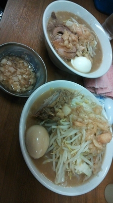 「らーめん小 ヤサイ アブラ 味玉」@ラーメンの店 どでん 北浦和店の写真