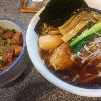 鶏醤油ラーメン700円＋鶏チャーシュー飯250円