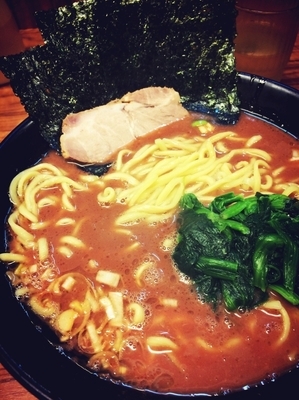 「らーめん中」@横浜家系らーめん 二代目 武道家の写真