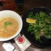 パクチーソバ（トンコツベース）