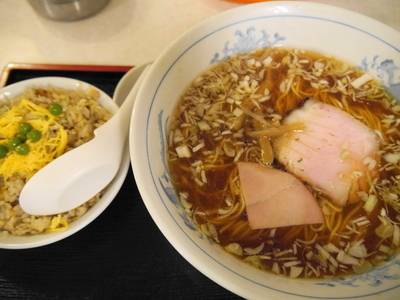 「A定食（ラーメン＋半炒飯） 麺硬め」@中華料理 大勝軒の写真