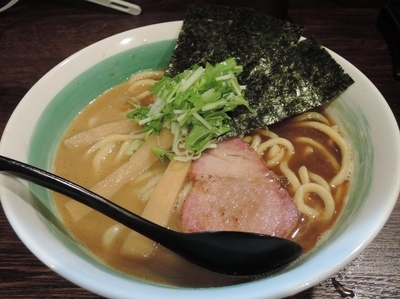 「らぁめん」@自家製麺 麺屋 利八の写真
