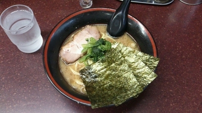 「ラーメン(太麺)_500円」@らーめん せい家 高円寺店の写真