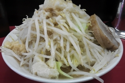 「ラーメン並(野菜ちょい増し、ニンニク、アブラ、カラメ)」@びんびん豚の写真