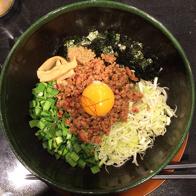 「卵黄辛辛 台湾まぜそば＋追い飯（サービス）」@まぜそば しるしの写真