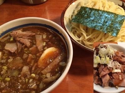 「つけ麺 中盛 820円+炙りチャーシューめし クーポンサービス」@東池袋大勝軒 いちばんの写真