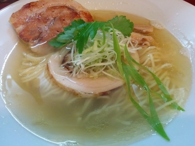 「塩拉麺＋厚切り味噌漬け炙りチャーシュー」@拉麺 空の写真