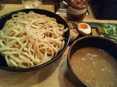 「超濃厚魚介つけ麺（880円）+特盛り（サービス）」@横浜家系らーめん春樹 江戸川橋店の写真
