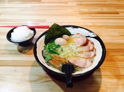 「純粋 900円+ランチ時 小ライス無料」@モンキーらーめんの写真