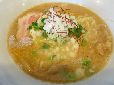 「鶏白湯そば700円」@中華蕎麦 はざまの写真