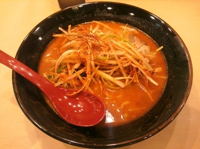 「辛味噌肉ネギラーメン」@麺乃國 梅田駅前第三ビル店の写真