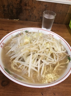 「小ラーメン 野菜少なめニンニク少し」@ラーメン二郎 品川店の写真