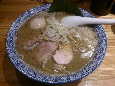 「特製A鶏白湯煮干しソバ＋チャーシューご飯」@SOUP NOODLE 青雲の志の写真