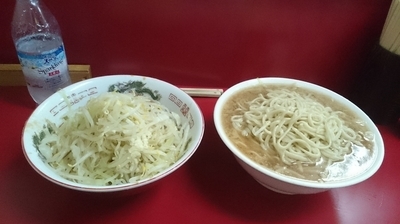 「麺増し　大豚(ニンニク少しヤサイ)￥９３０」@ラーメン二郎 京急川崎店の写真