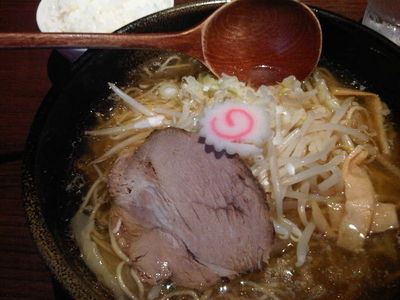 「塩わんたんめん+半ライス」@支那そば やぐら亭の写真