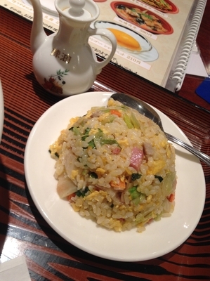 「半炒飯」@蓬莱春飯店 鶴見東口店の写真