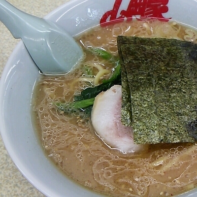 「味噌ラーメン（ランチのネギマヨチャーシュー丼とのセット）」@ラーメン山岡家 鷲宮店の写真