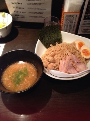 「特製濃厚鶏つけそば 醤油 1000円 ユッケ丼200円」@濃厚鶏そば 麺屋たけいち渋谷邸の写真