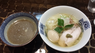 「【限定】淡麗つけ蕎麦、煮干しバージョン＋冷やし煮干し油蕎麦」@特級鶏蕎麦 龍介の写真