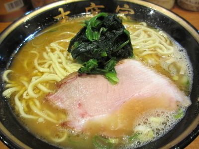 「らーめん￥６４０」@末廣家の写真