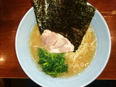 「ラーメン￥700(ライスサービス)」@横浜家系ラーメン 家家家 飯田橋店の写真