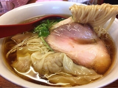 「醤油わんたん麺(1,100円)」@飯田商店 湯河原本店の写真