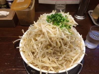 「ラーメン特盛（７５０＋２００＝９５０円）」@ラーメン無限大 津田沼店の写真