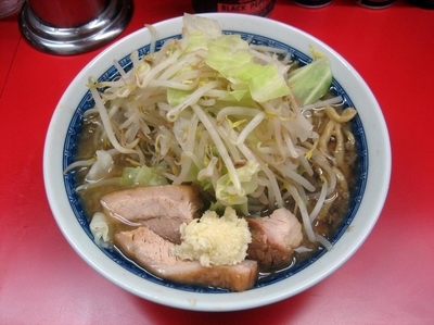 「ラーメン（ニンニク入り）700円→オープン記念100円」@ラーメン信者の写真