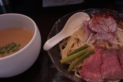 「牛燻特製冷やし塩つけ麺（昼夜各１５食限定）」@麺処 夏海の写真