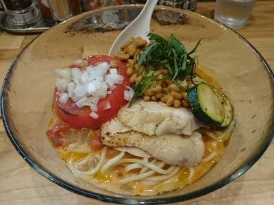 「【限定】冷しらーめん 納豆 鶏 トマト＆豆乳800円」@らーめん カッパハウスの写真