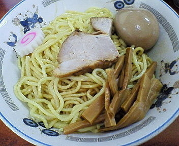 「油そば（並）＋味付ゆで玉子（１００円）＝７５０円」@珍々亭の写真