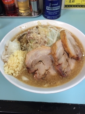 「リッチ850円 ニンニク魚粉アブラ増し 玉ねぎ増し増し」@らーめん☆王子の写真