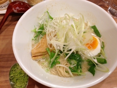 「築地直送北海道産 帆立白湯らぁめん」@旨美麺 築一の写真