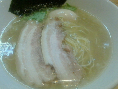 「無加調塩ラーメン玉子、替え玉」@らーめん 空王士の写真