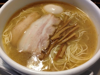 「ラーメンしお  ¥７３０  ＋  煮玉子 ¥１００」@徳川町 如水 本店の写真