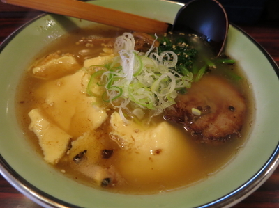 「しろ 800円＋玉子豆富 100円＋カレーライス 500円」@らーめん 兼吉の写真