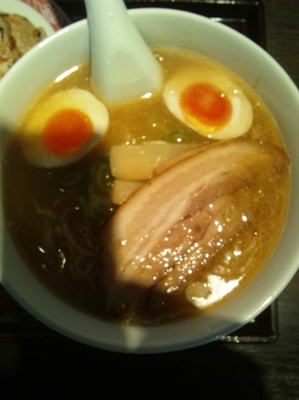 「醤油ラーメン（味玉トッピング）」@ラーメン HAMASAKUの写真