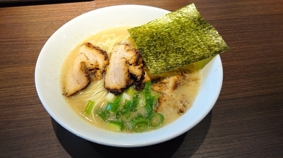 「半チャーシュー麺＋替玉　@880+100」@らーめん専門店 小川 昭島店の写真