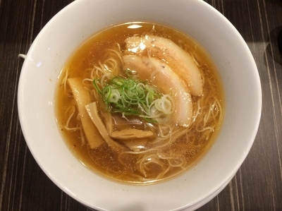 「しょうゆらーめん」@なるとや 大須店の写真