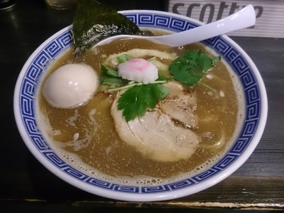 「煮干中華そば 味玉」@麺や ポツリの写真