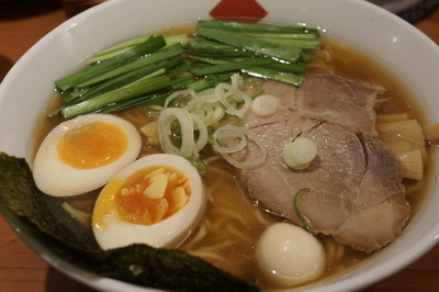 「東京駅 醤油 すたみな 中華そば＋大盛り」@東京の中華そば ちよがみの写真