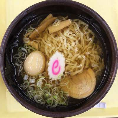 「佐野ラーメン煮玉子入り」@東北自動車道 佐野SA 上りスナックコーナーの写真