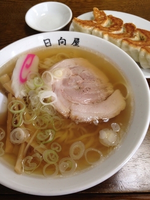 「ラーメン  餃子」@青竹手打ちラーメン 日向屋の写真