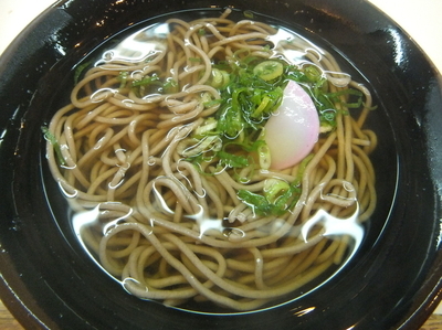 「かけそば170円」@なんばうどんの写真