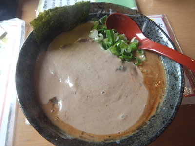 「大岩ラーメン特鳥(とくちょう)800円、ご飯お好きにどうぞ」@豚骨 大岩亭の写真